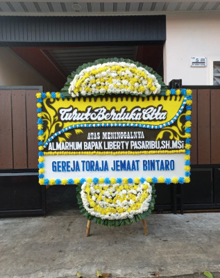 Papan Bunga Duka di Salamadeg Timur